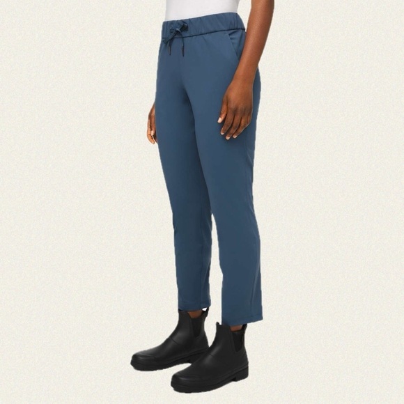 Lululemon On the Fly 7/8 Pant - Picture 2 of 9